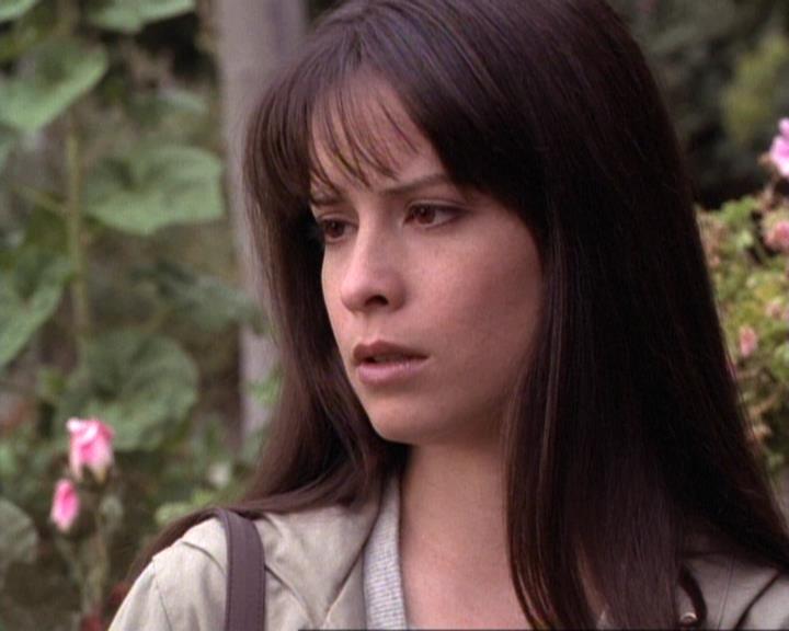 Charmed-Online-dot-net_119OutOfSight1496.jpg