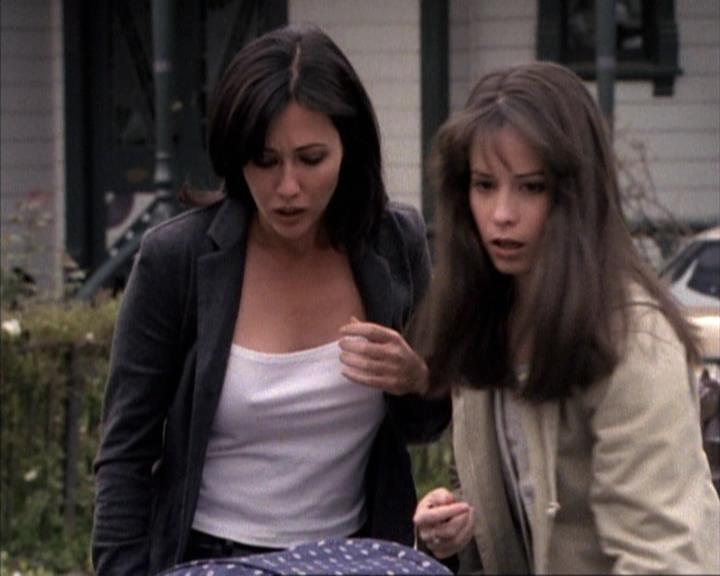 Charmed-Online-dot-net_119OutOfSight1511.jpg