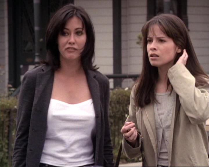Charmed-Online-dot-net_119OutOfSight1524.jpg
