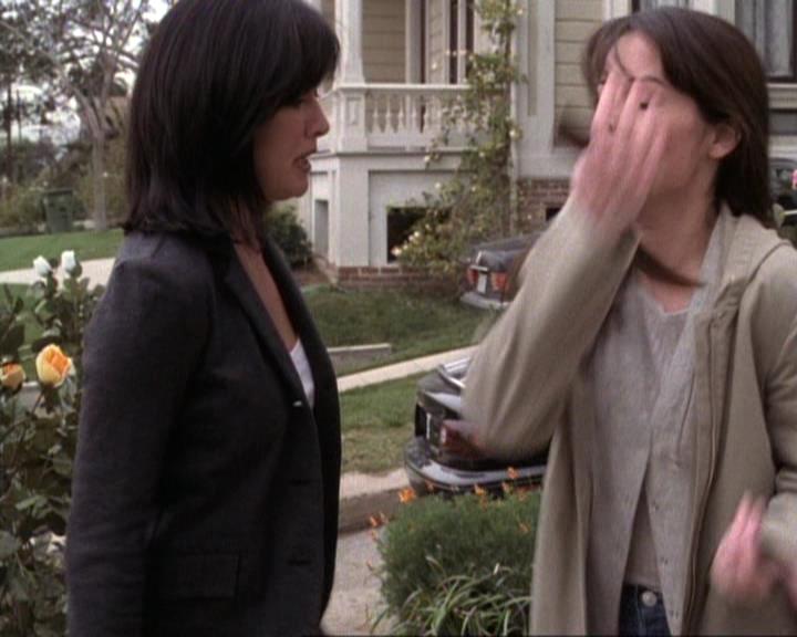Charmed-Online-dot-net_119OutOfSight1529.jpg