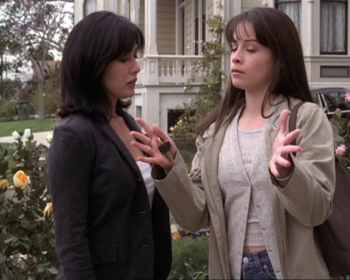 Charmed-Online-dot-net_119OutOfSight1535.jpg