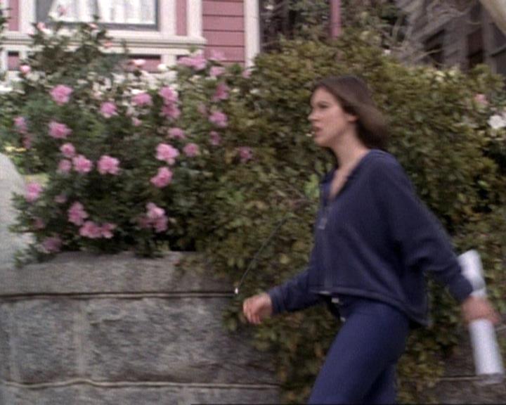 Charmed-Online-dot-net_119OutOfSight1594.jpg