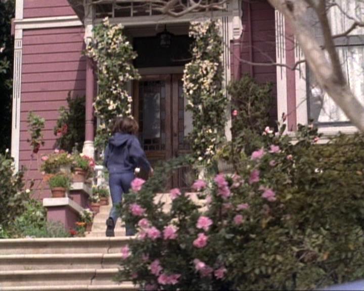 Charmed-Online-dot-net_119OutOfSight1598.jpg