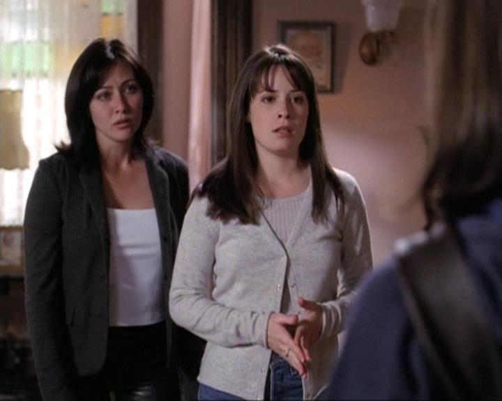 Charmed-Online-dot-net_119OutOfSight1611.jpg
