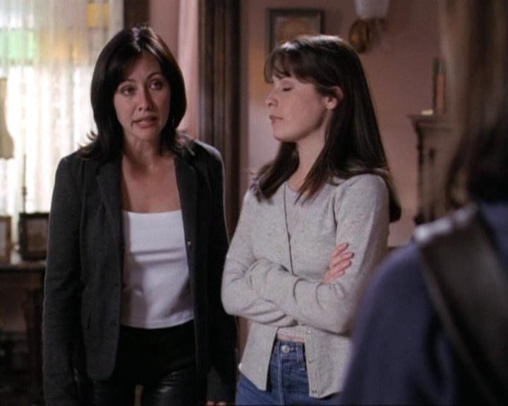 Charmed-Online-dot-net_119OutOfSight1618.jpg