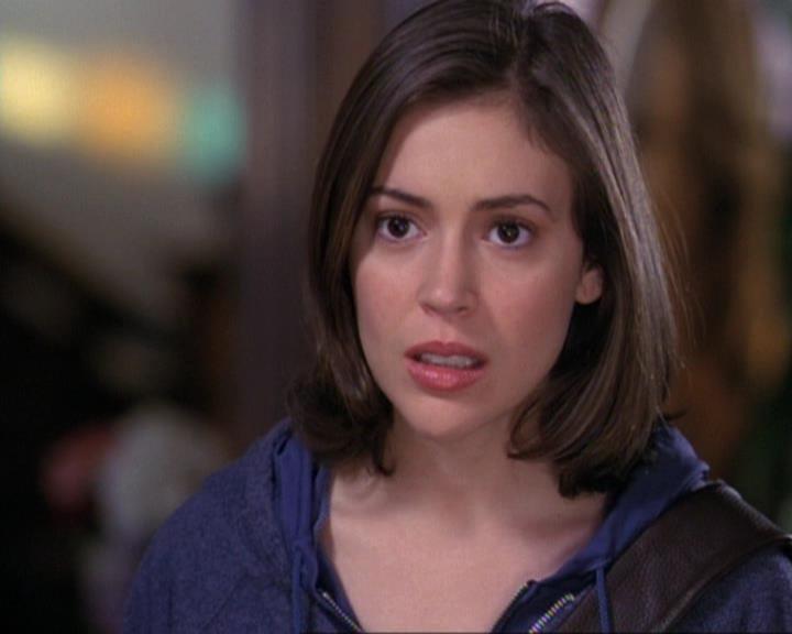Charmed-Online-dot-net_119OutOfSight1620.jpg