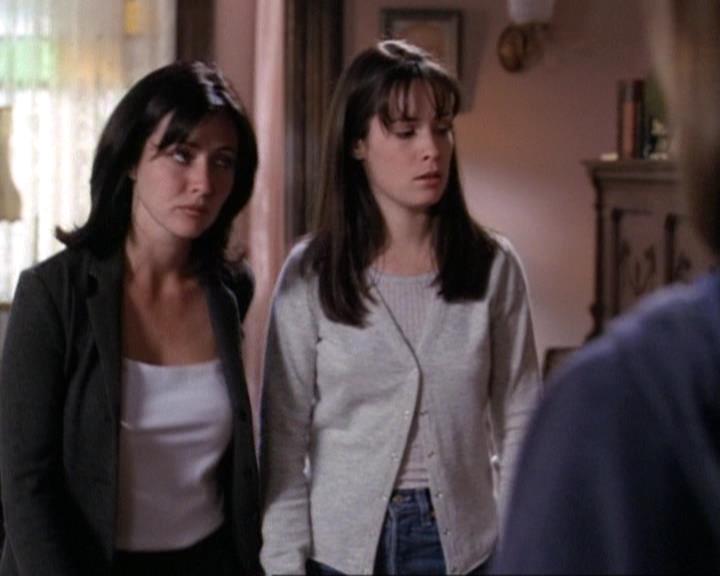 Charmed-Online-dot-net_119OutOfSight1636.jpg