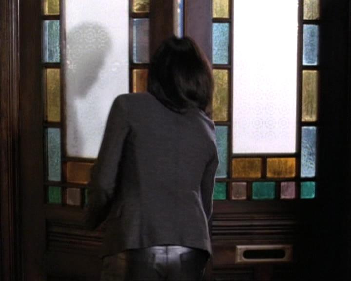Charmed-Online-dot-net_119OutOfSight1640.jpg