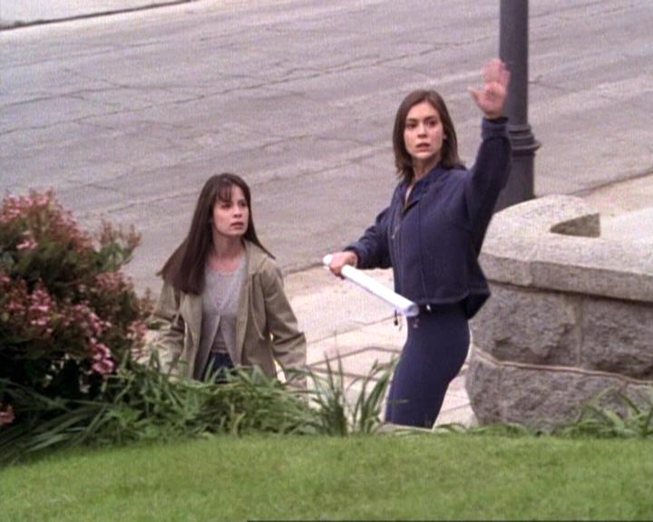 Charmed-Online-dot-net_119OutOfSight1713.jpg