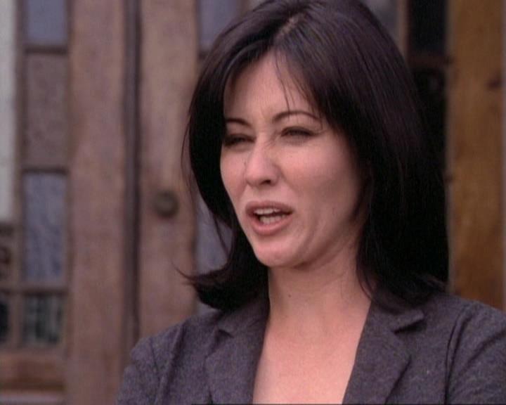 Charmed-Online-dot-net_119OutOfSight1715.jpg