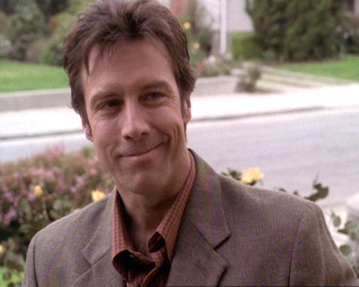 Charmed-Online-dot-net_119OutOfSight1716.jpg