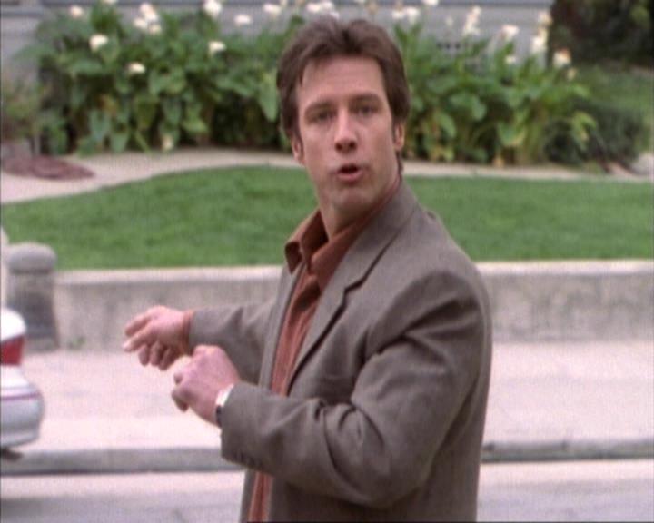 Charmed-Online-dot-net_119OutOfSight1729.jpg