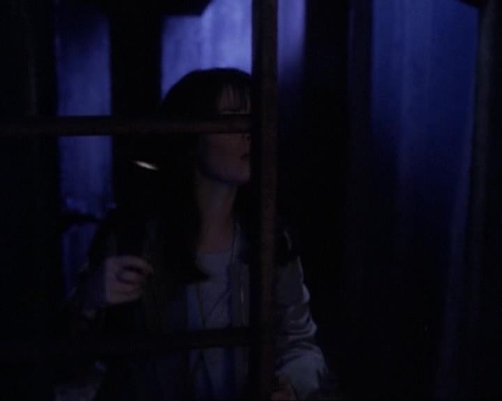 Charmed-Online-dot-net_119OutOfSight1744.jpg