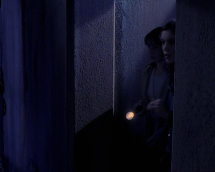 Charmed-Online-dot-net_119OutOfSight1812.jpg