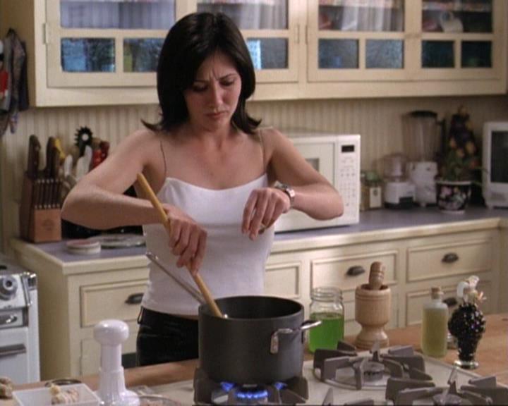 Charmed-Online-dot-net_119OutOfSight1844.jpg