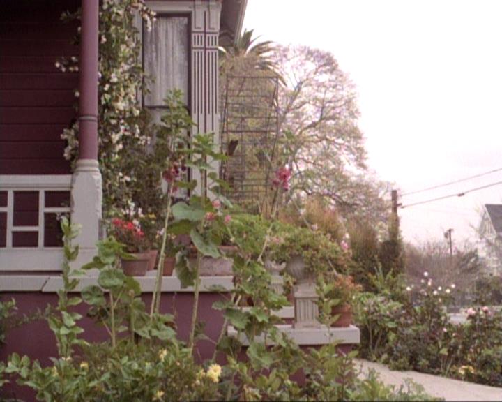 Charmed-Online-dot-net_119OutOfSight1871.jpg