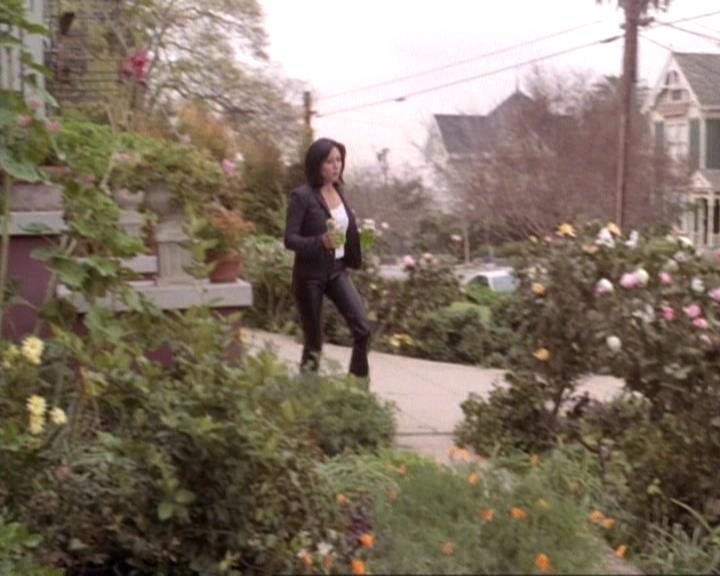 Charmed-Online-dot-net_119OutOfSight1874.jpg