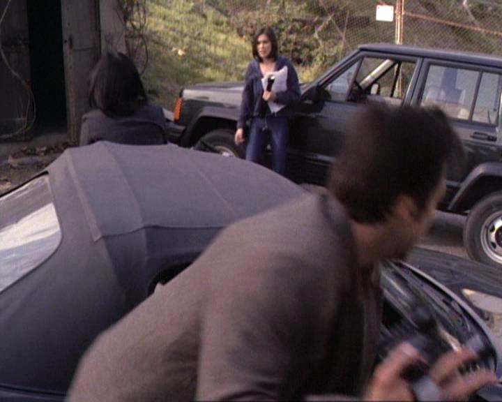 Charmed-Online-dot-net_119OutOfSight1925.jpg
