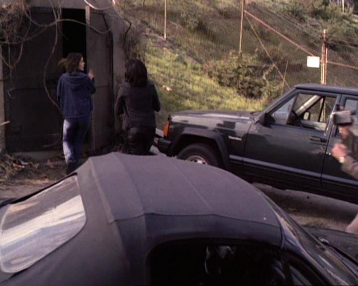 Charmed-Online-dot-net_119OutOfSight1928.jpg