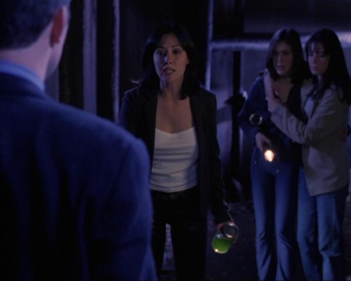 Charmed-Online-dot-net_119OutOfSight2100.jpg