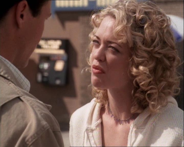 Charmed-Online-dot-net_121LoveHurts0052.jpg