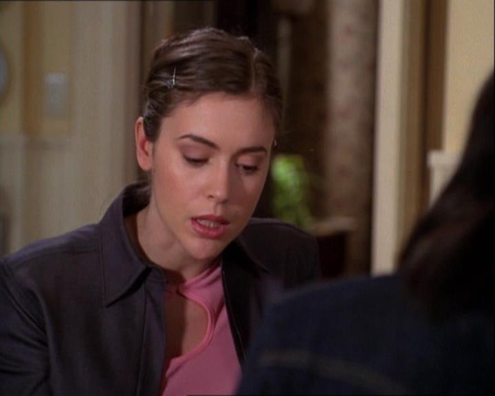 Charmed-Online-dot-net_121LoveHurts0209.jpg