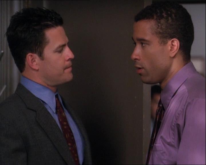 Charmed-Online-dot-net_121LoveHurts0539.jpg