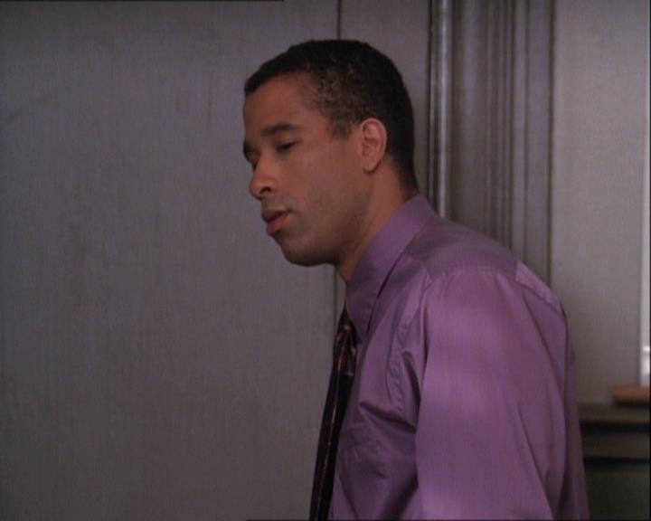 Charmed-Online-dot-net_121LoveHurts0546.jpg