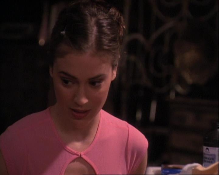 Charmed-Online-dot-net_121LoveHurts0744.jpg