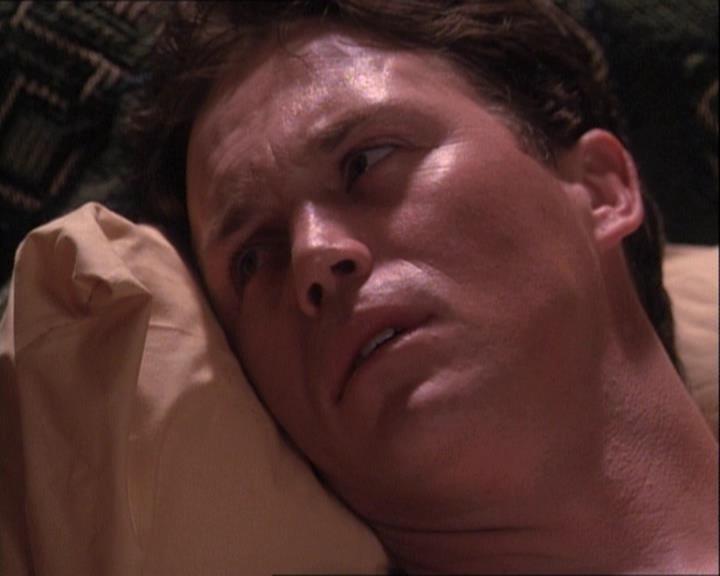 Charmed-Online-dot-net_121LoveHurts0770.jpg