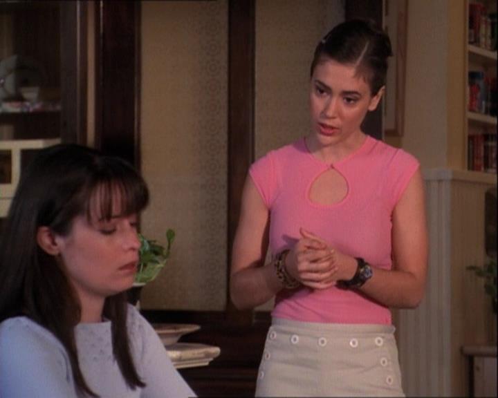 Charmed-Online-dot-net_121LoveHurts0814.jpg Charmed-Online-dot-net_121LoveHurts0814.jpg