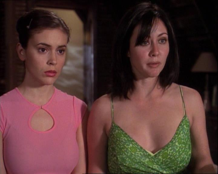 Charmed-Online-dot-net_121LoveHurts1069.jpg