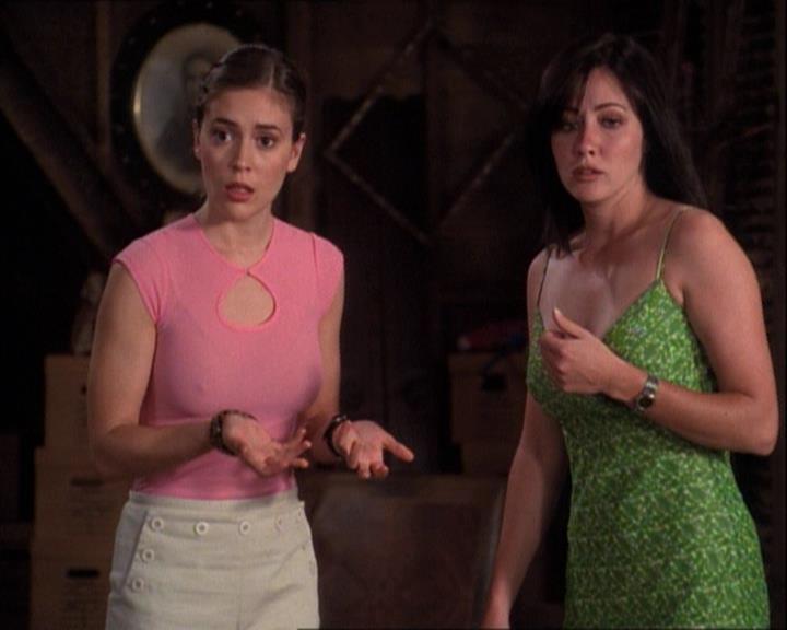 Charmed-Online-dot-net_121LoveHurts1151.jpg