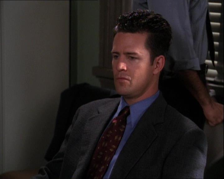 Charmed-Online-dot-net_121LoveHurts1226.jpg