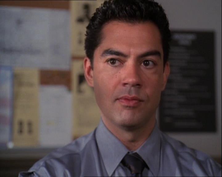 Charmed-Online-dot-net_121LoveHurts1251.jpg