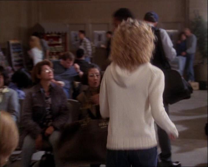 Charmed-Online-dot-net_121LoveHurts1268.jpg