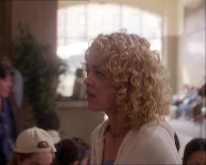 Charmed-Online-dot-net_121LoveHurts1271.jpg Charmed-Online-dot-net_121LoveHurts1271.jpg