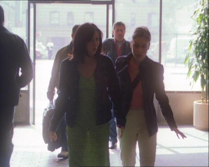 Charmed-Online-dot-net_121LoveHurts1285.jpg Charmed-Online-dot-net_121LoveHurts1285.jpg