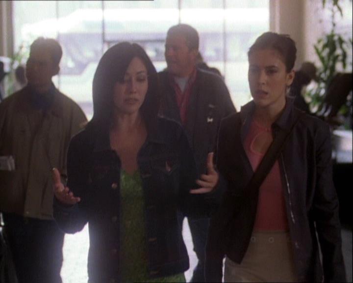 Charmed-Online-dot-net_121LoveHurts1294.jpg Charmed-Online-dot-net_121LoveHurts1294.jpg