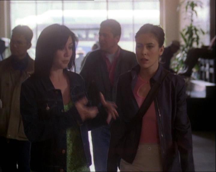 Charmed-Online-dot-net_121LoveHurts1295.jpg Charmed-Online-dot-net_121LoveHurts1295.jpg