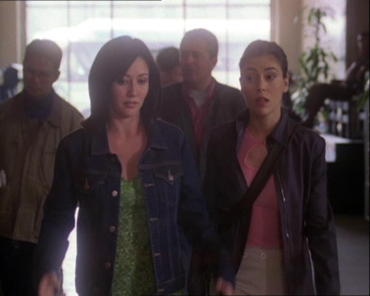 Charmed-Online-dot-net_121LoveHurts1296.jpg Charmed-Online-dot-net_121LoveHurts1296.jpg