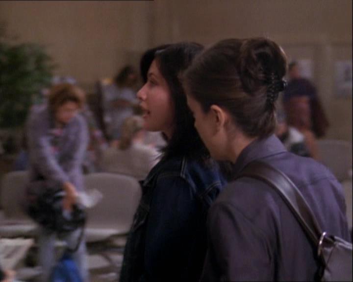 Charmed-Online-dot-net_121LoveHurts1323.jpg
