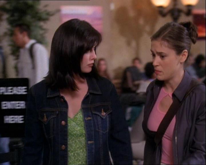 Charmed-Online-dot-net_121LoveHurts1331.jpg Charmed-Online-dot-net_121LoveHurts1331.jpg