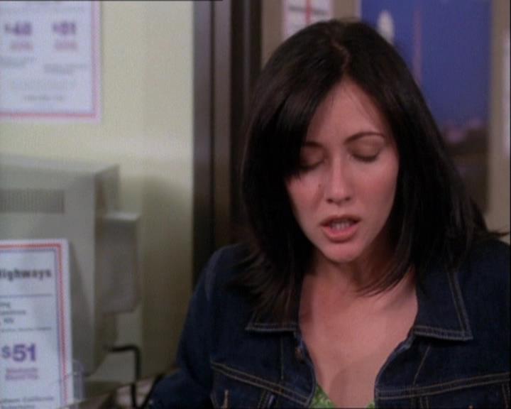 Charmed-Online-dot-net_121LoveHurts1338.jpg