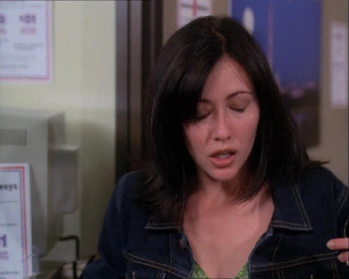 Charmed-Online-dot-net_121LoveHurts1339.jpg