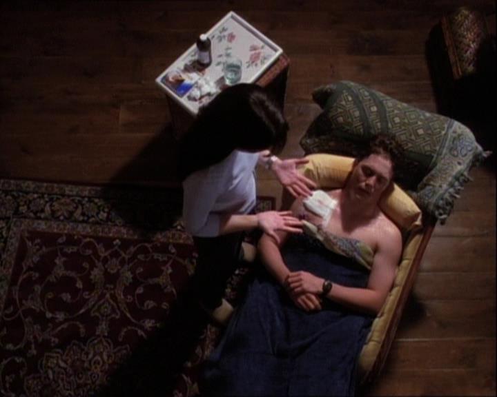 Charmed-Online-dot-net_121LoveHurts1441.jpg