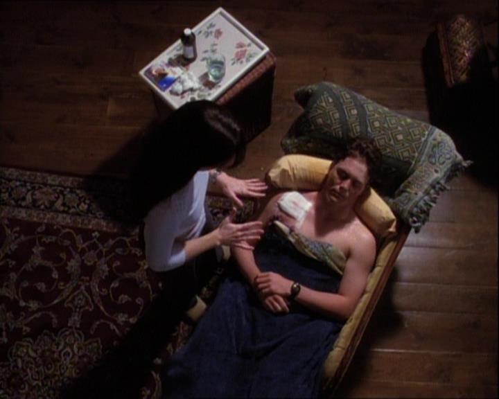 Charmed-Online-dot-net_121LoveHurts1442.jpg