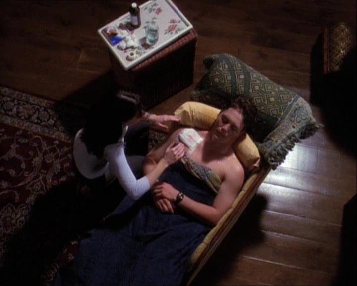 Charmed-Online-dot-net_121LoveHurts1444.jpg