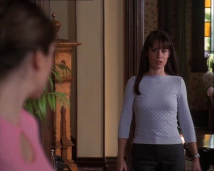 Charmed-Online-dot-net_121LoveHurts1575.jpg