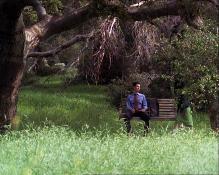 Charmed-Online-dot-net_121LoveHurts1597.jpg